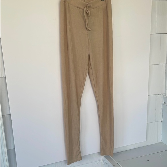 PrettyLittleThing Ribbed Tan Legging Pants with Elastic Waistband Size 6 - Picture 3 of 17